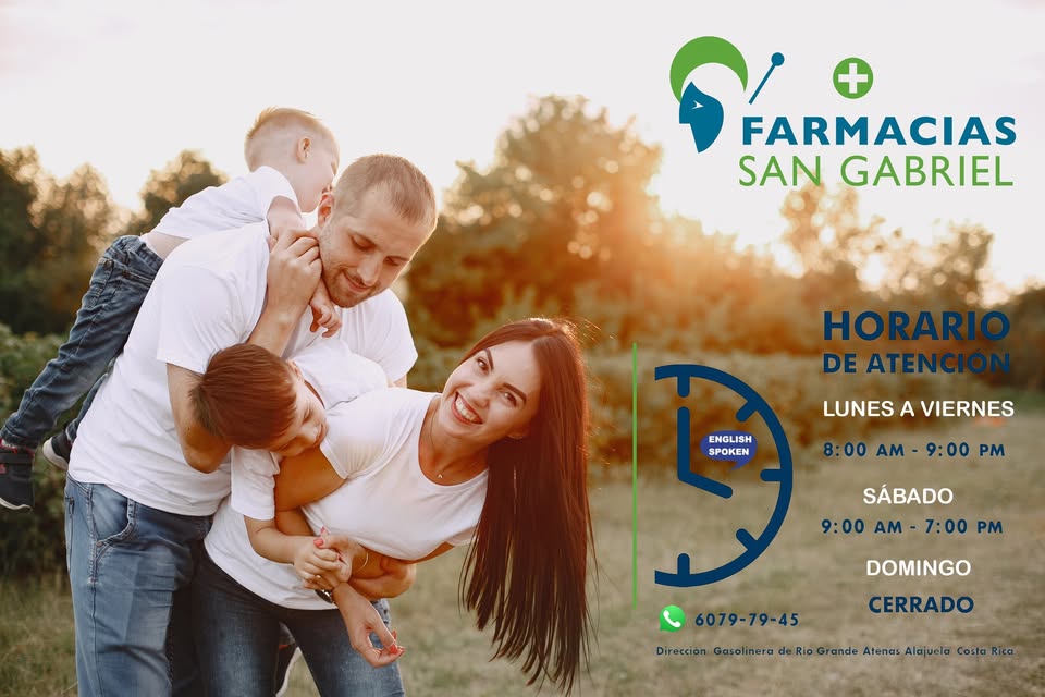 Familia feliz, clientes de Farmacias San Gabriel